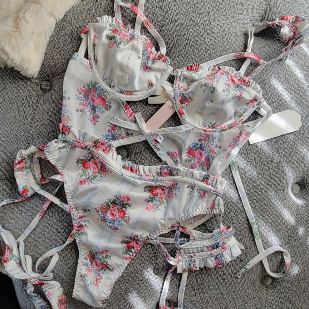 NWT For Love & Lemons Lailah Bodysuit Size Medium Cottagecore Floral Lolita